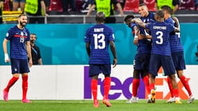 Karim Benzema, Ngolo Kanté et Kylian Mbappé avec l'équipe de France