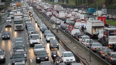 La mesure d'aide serait ouverte aux professionnels parisiens et aux professionnels de la petite couronne qui viennent travailler à Paris.