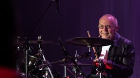 L'artiste Colin Petersen, premier batteur des Bee Gees.