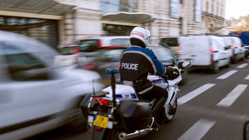 La police a mobilisé de nombreux effectifs pour tenter de trouver le suspect.