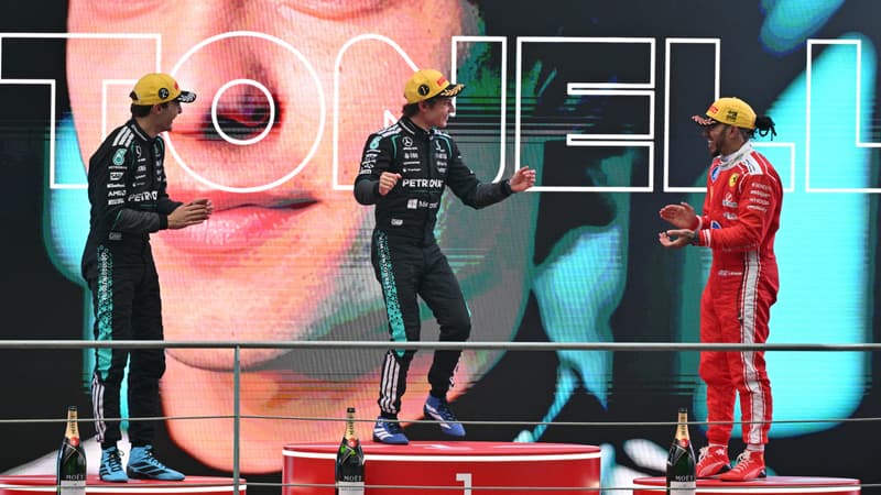 Le podium du GP de Chine avec Antonelli Russell et Hamilton le 15 mars 2026 a Shanghai 2252712