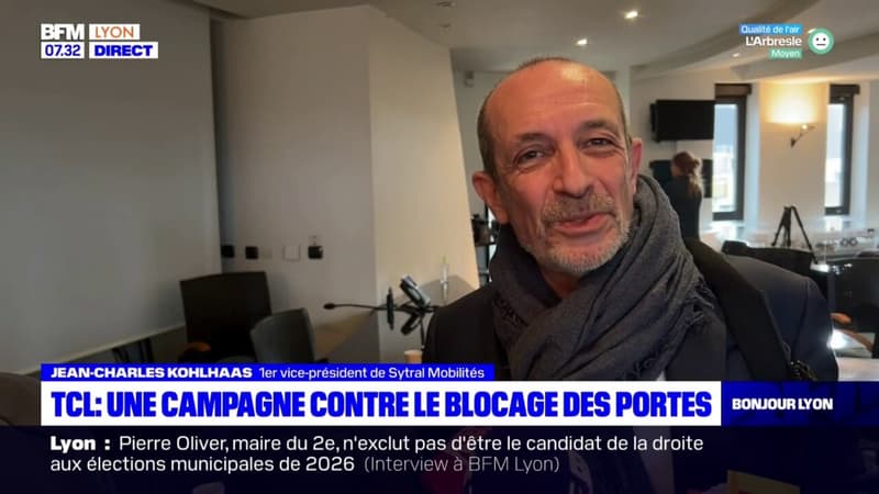 Une campagne lancée dans le métro lyonnais contre le blocage des portes