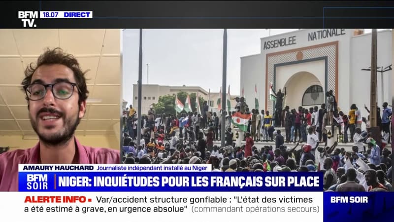 Manifestation devant l'ambassade de France au Niger: 