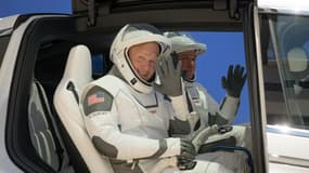 Douglas Hurley et Robert Behnken, les deux astronautes qui doivent décoller avec un vaisseau SpaceX, photographiés le 23 mai 2020.