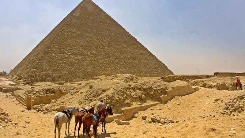 La pyramide de Khéops est la seule des sept merveilles de l'Antiquité encore visible aujourd'hui.