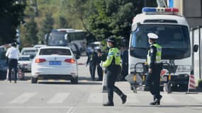 Des policiers chinois en intervention à Shenzhen, au sud du pays