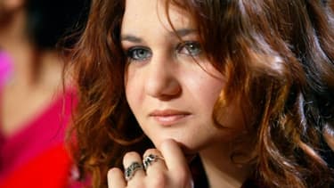 La romancière Alexandra Besson, alias Ariane Fornia, fille d'Eric Besson membre du parti socialiste et Sylvie Brunel, économiste et géographe, le 04 mai 2004 à ParisMULLER
