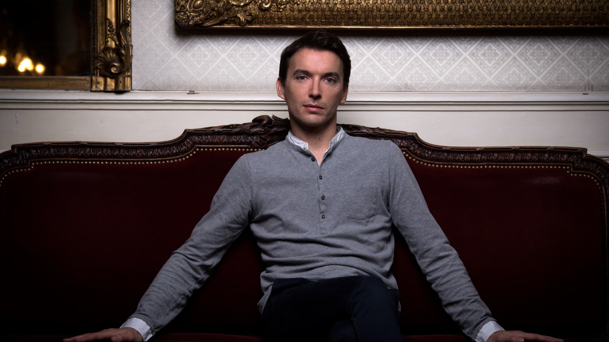Clément hervieu-léger, comédien et metteur en scène, nommé à la tête de la comédie-française