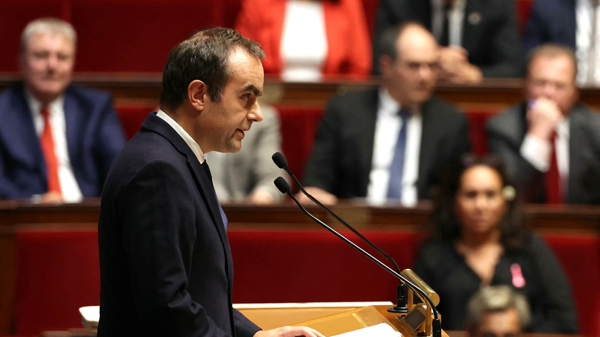 Lunettes, pansements, prothèses, préservatifs... C'est passé inaperçu mais le gouvernement veut les soumettre à une franchise médicale