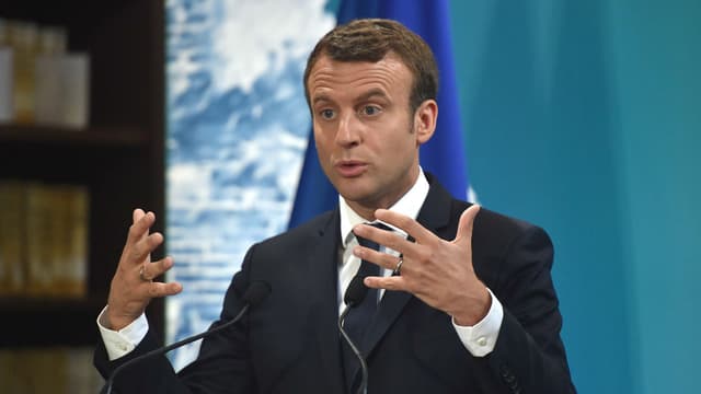 Le président français Emmanuel Macron donne une conférence de presse à l'issue du sommet du G7, le 27 mai 2017 à Toarmina en Sicile.