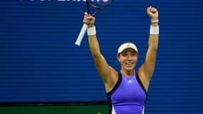 Jessica Pegula fête sa qualification en finale de l'US Open face à la Tchèque Karolina Muchova (1-6, 6-4, 6-2), le 5 septembre 2024