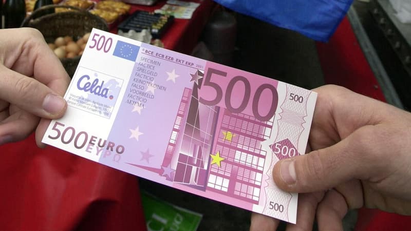 Supprimer le billet de 500 euros serait un moyen de lutter contre le blanchiement d'argent, estime le gouverneur de la Banque de France.