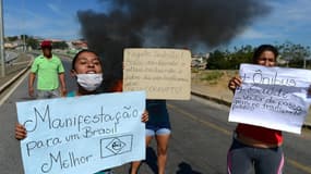 Des manifestants à Belo Horizonte au mois de juin au Brésil.