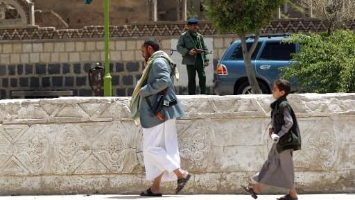 Des partisans de la milice chiite des Houthis lors d'une manifestation à Sanaa, le 6 avril 2015