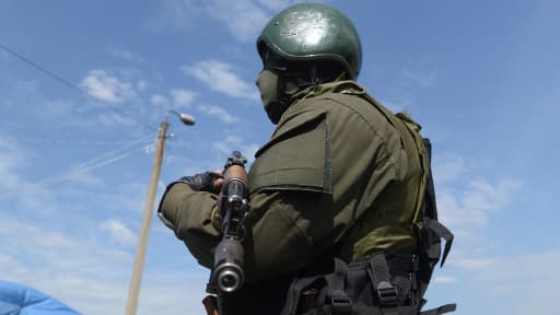 Un soldat de l'armée ukrainienne près de Donetsk, le 20 juin 2014.