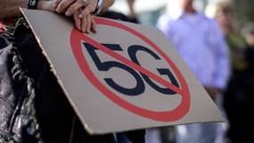 Une manifestante contre la 5G en Suisse en septembre 2019.