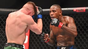 Le combattant français Taylor Lapilus, ici face à Caolan Loughran à l'UFC Paris le 2 septembre 2023
