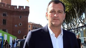 Louias Aliot, candidat frontiste à Perpignan, serait battu par le maire sortant UMP.