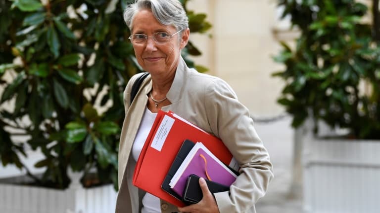 "Je ne sais pas de quoi seront faits les prochains mois", admet la ministre du Travail Elisabeth Borne