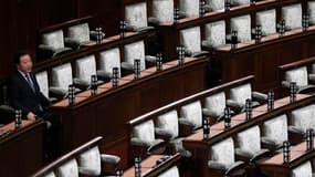 Le Premier ministre japonais Yoshihiko Noda au Parlement à Tokyo. Le Japon a dissous vendredi la chambre basse du Parlement en vue des élections législatives du 16 décembre qui devraient voir le retour au pouvoir du Parti libéral-démocrate (PLD, droite).