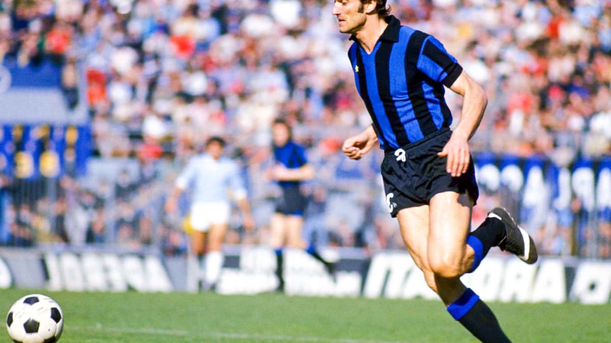 Giacinto Facchetti sous le maillot de l'Inter Milan en 1964