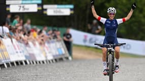Pauline Ferrand-Prévot, licenciée à l'ASML Fréjus VTT, vise une médaille aux JO 2024.