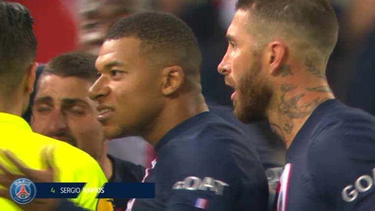 La colère de Mbappé et Ramos contre l'arbitre de Reims-PSG, après le carton rouge contre le défenseur, le 8 octobre 2022