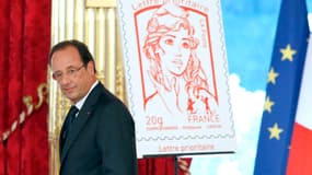 François Hollande a présenté les nouveaux timbres dimanche 14 juillet.