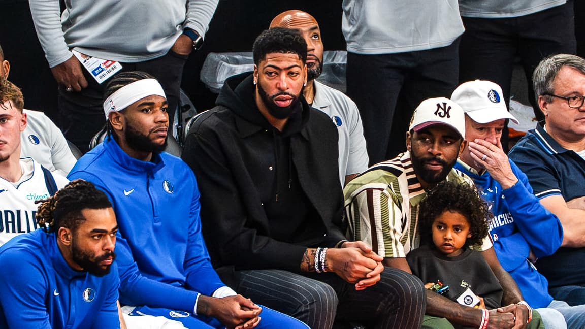 https://images.bfmtv.com/W5q8W6FZFitGInbQWXOOrYupN_0=/0x53:1152x701/images/Anthony-Davis-sur-le-banc-de-Dallas-le-29-novembre-2025-2230070.jpg