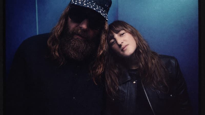 Juliette Armanet marque son retour avec "Attraction", un titre de Sébastien Tellier