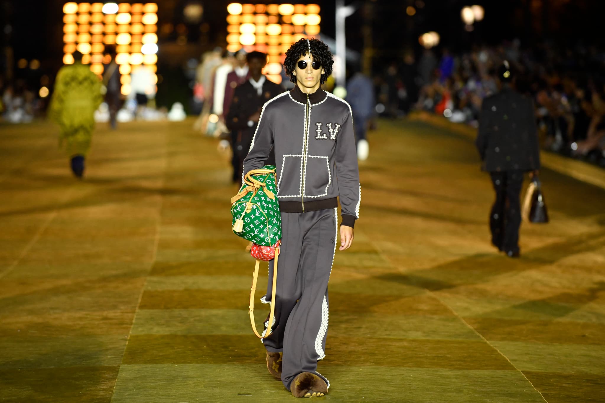 Fashion Week : Pharrell Williams fait sensation avec sa première collection  pour Louis Vuitton