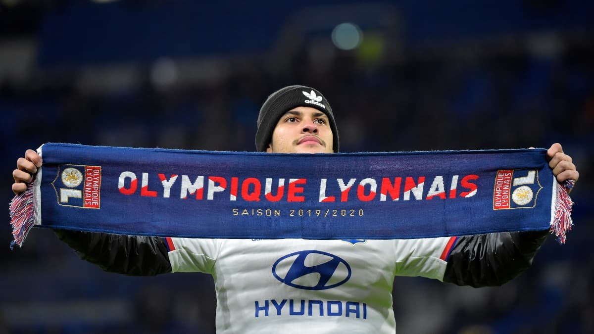 Bruno Guimaraes lors de sa première apparition devant le public lyonnais le 12 février 2020 Bruno Guimaraes lors de sa première apparition devant le public lyonnais le 12 février 2020