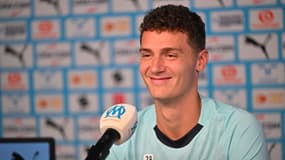 Benjamin Pavard lors de sa conférence de présentation à l'OM - le 11/09/2025