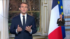 Emmanuel Macron lors de ses voeux 2019, enregistrés depuis l'Elysée.
