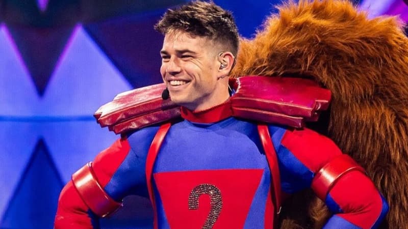 Cyclisme: les images surprenantes de Wout van Aert en écureuil dans "Mask Singer"