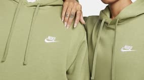 Ce sweat Nike fait un carton pour les soldes d'hiver, les stocks s'épuisent (très) rapidement
