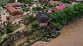 Une vue aérienne du village de Xin'anzhuang, dans la province de Miyun près de Pékin (Chine), le 28 juillet 2025 après d'importantes inondations.
