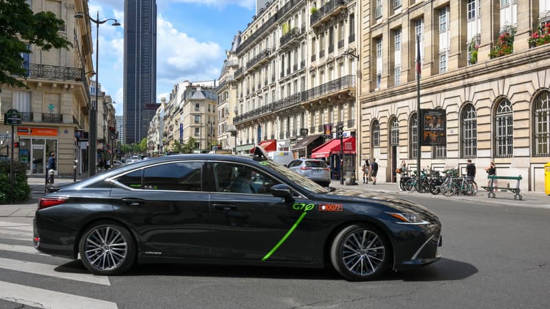 Uber accuse G7 de "pratiques déloyales" via un système de faux comptes: l'Autorité de la conccurence perquisitionne le siège parisien de la société de taxis au logo vert