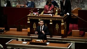 Le ministre de la Santé Olivier Véran à la tribune de l'Assemblée nationale, le 3 janvier 2022