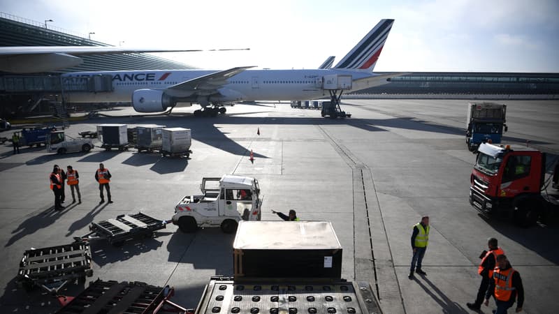 Regarder la vidéo Boeing: un nouveau vol Air France a dû être dérouté, cette fois-ci à Montréal