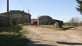 La zone de la ferme va être fouillée par les enquêteurs pendant plusieurs jours.