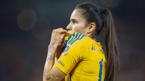 Lizbeth Ovalle, joueuse des Tigres, célébrant un but lors d'un match contre les Rayadas, en LigaMX Femenil