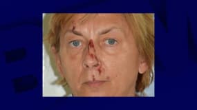 La police est à la recherche de témoins pouvant identifier une femme retrouvée dans une baie isolée et qui a perdu la mémoire.