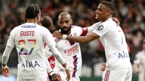 Lacazette et les joueurs de l'OL contre Clermont en Ligue 1, le 14 mai 2023.