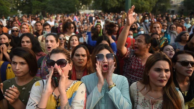 Des centaines de militants pour les droits des personnes transgenres manifestent au Pakistan