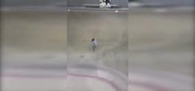 Un enfant réalise une incroyable figure en skate : 