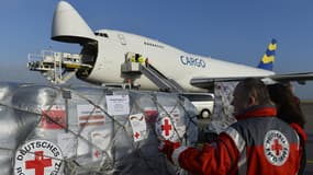 Un avion de la Croix-Rouge allemande quitte Berlin mercredi pour les Philippines. Les ONG ont du mal à accéder aux zones sinistrées aux Philippines.