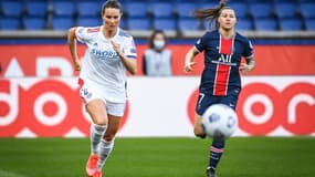 Amandine Henry et Bachmann lors de PSG-OL en Ligue des champions