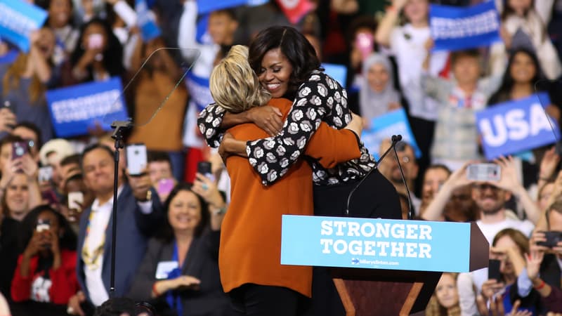 Hillary Clinton et Michelle Obama à Winston-Salem en Caroline du Nord le 27 octobre 2016.