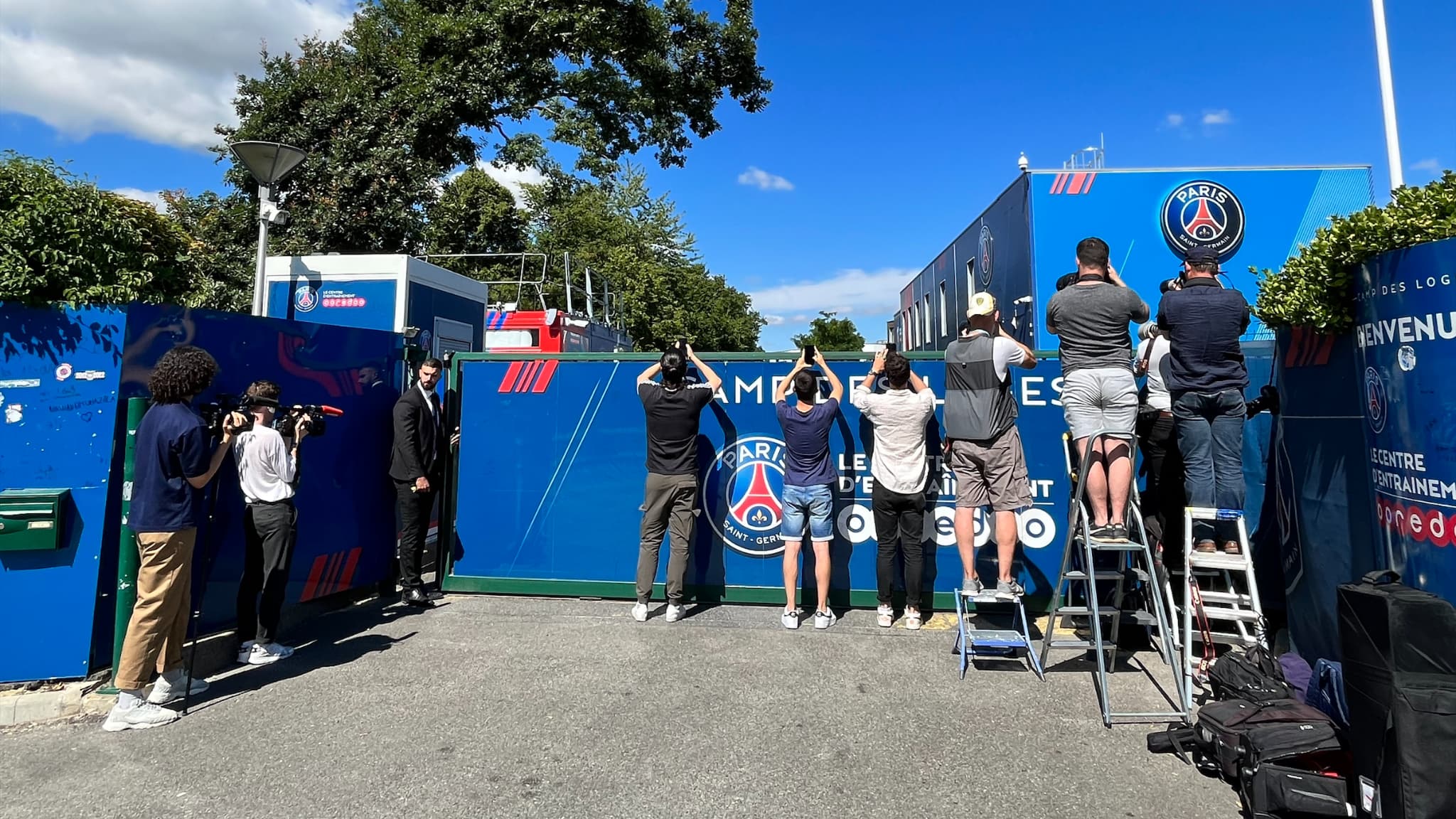 Les journalistes présents au Camp des Loges pour la reprise du PSG.